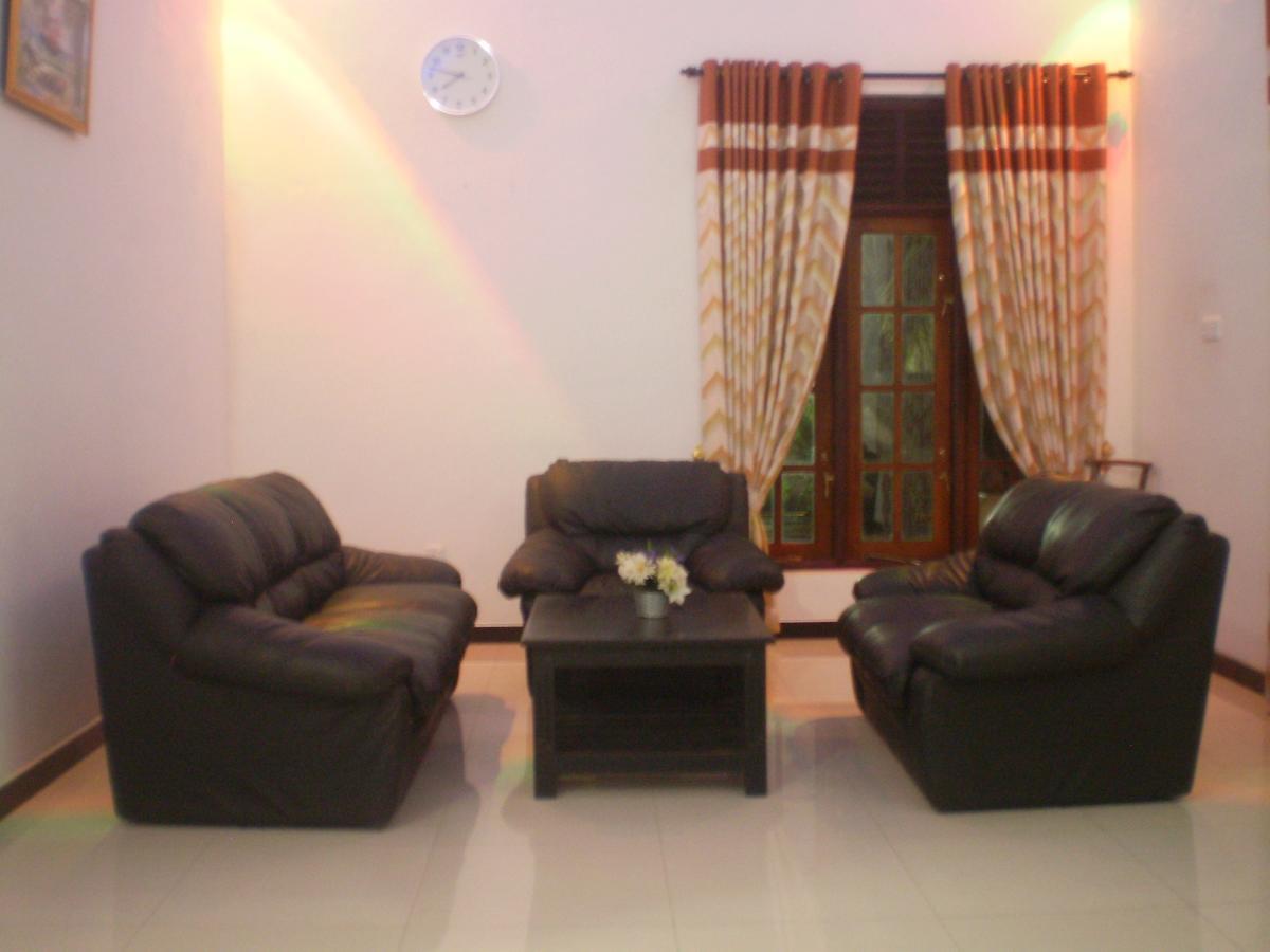Grand Hilton Hotel Negombo Exterior foto