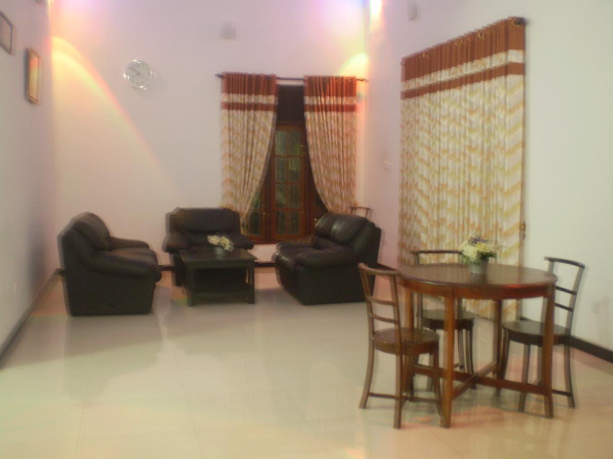 Grand Hilton Hotel Negombo Exterior foto